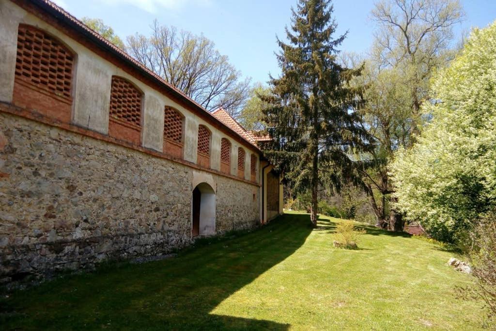 Zamecek Zdiky - Moderni Maly Apartman Bujanov Dış mekan fotoğraf