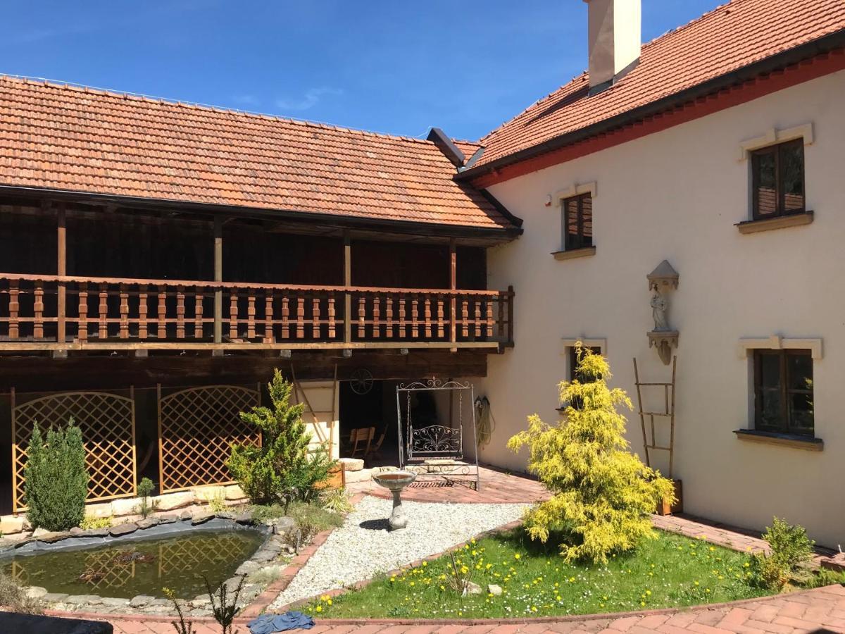 Zamecek Zdiky - Moderni Maly Apartman Bujanov Dış mekan fotoğraf